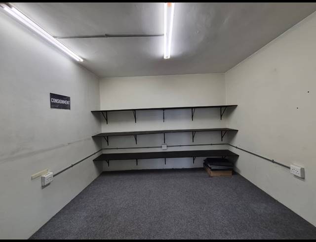 131M² OFFICE TO LET IN BIRNAM